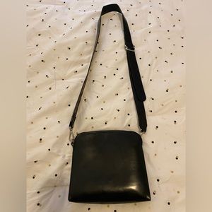 Cute Cos patent leather crossbody bag in black